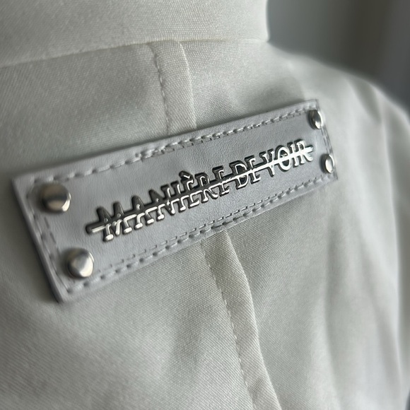 Maniere De Voir White Blazer Dress with Chain Accent 8 - Picture 12 of 15